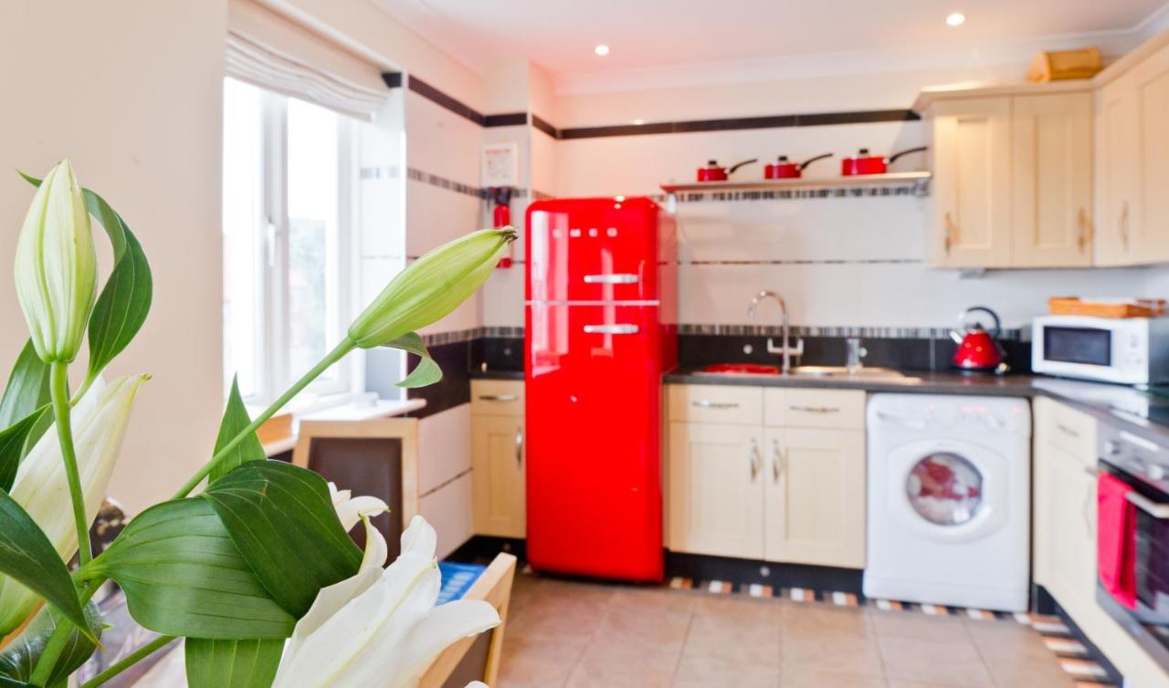 Watermark Apartments Whitby Room photo